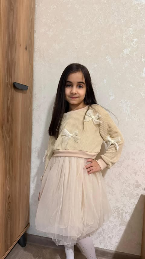 Instagram post by @badgirllbabb for Shein. Caption reads: [...] exclusive offer is here! 🔥 

Download SHEIN....