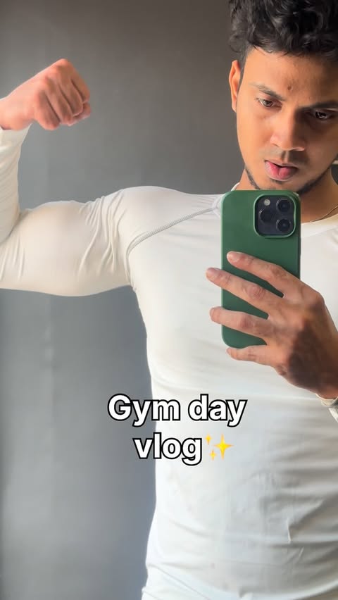 Instagram post by @sudharsan_lifestyle for HealthKart. Caption reads: [...] discount - SU10

#gym #supplements....