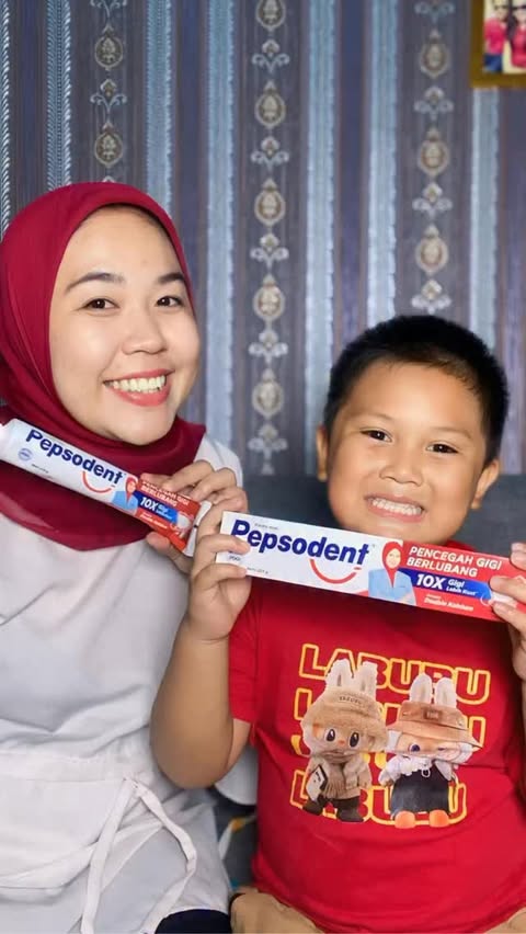 Instagram post by @wardah_yns for Tanya Pepsodent. Caption reads: Gigi anak berlubang ?? pakai pasta gigi Pepsodent....