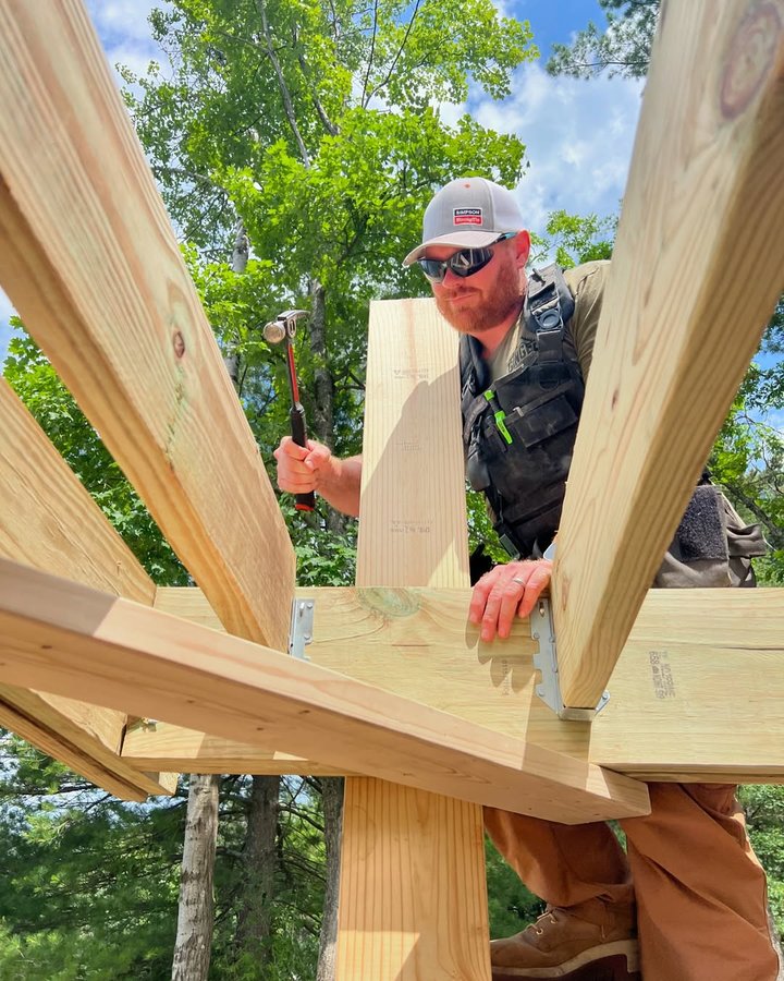 Instagram post by @renovationhunters for TRUEWERK. Caption reads: [...] #build #outdoors #renovationhunters....