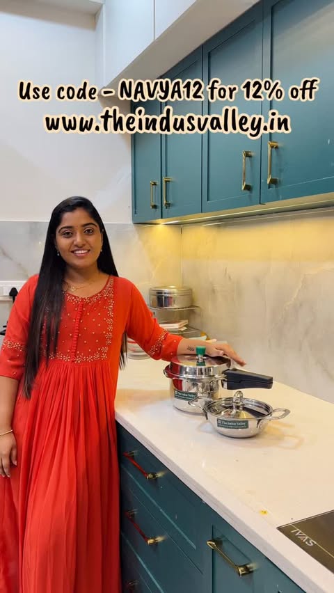 Instagram post by @srinavyakala for The Indus Valley. Caption reads: Link in bio.

THE INDUS VALLEY🤩💚
 *BLACK FRIDAY....