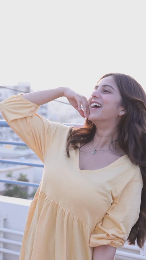 Instagram post by @niveditha__gowda for Santoor Stay Young. Caption reads: Sticking to what works ! Santoor Besan Soap is the....