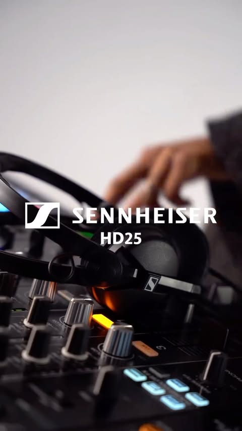 Instagram post by @no2theg for Sennheiser. Caption reads: Mon indispensable 🎧 #sennheiserHD25 @sennheiser....