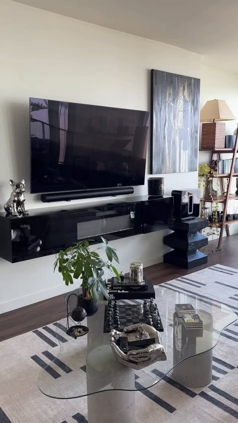 Instagram post by @mrrlittle for Sonos. Caption reads: Comment “Sound” down below and I’ll DM you a link....