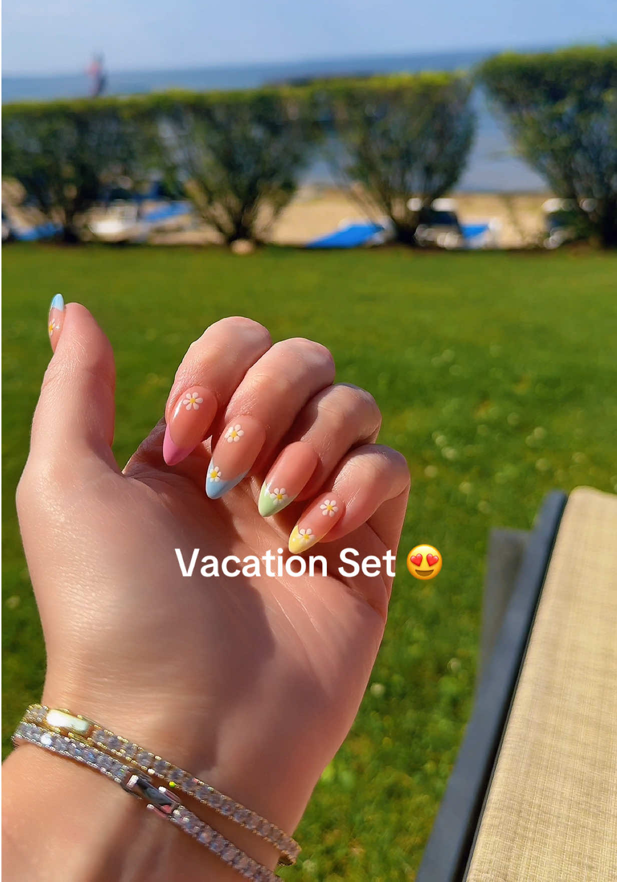 TikTok post by @racheledek for Nailvesta. Caption reads: [...] #nailtok #pressons #dopaminedressing....