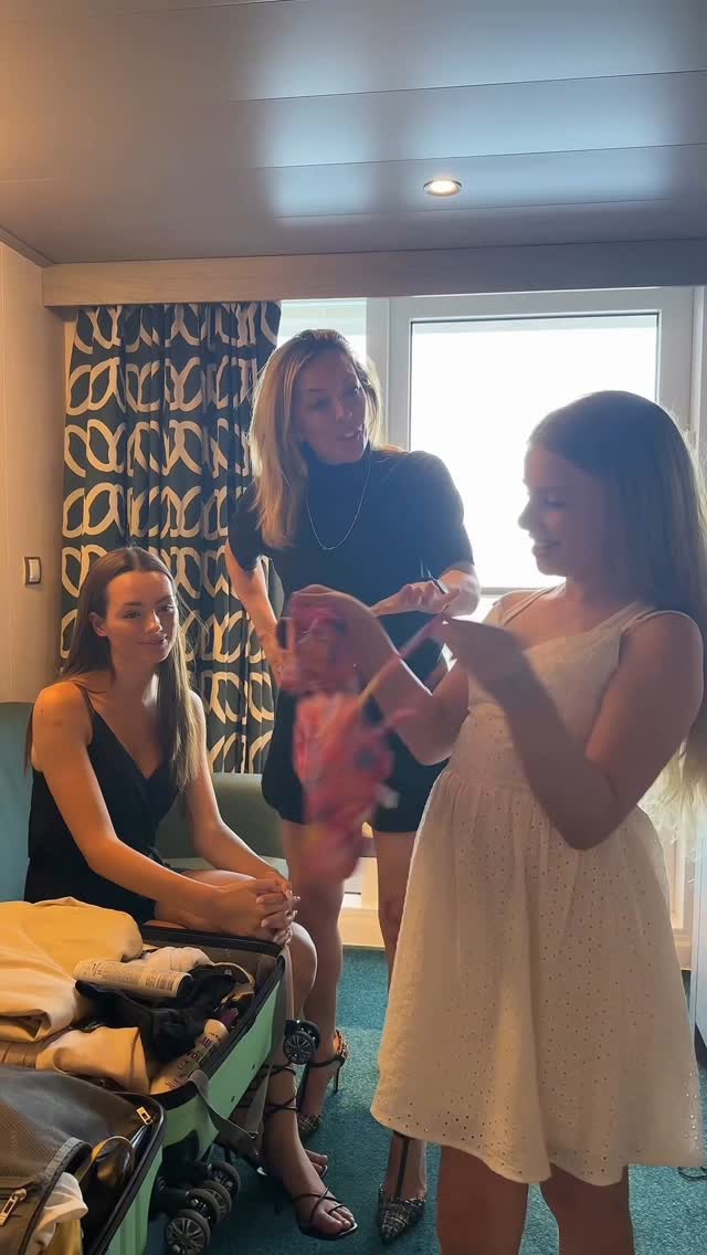 Instagram post by @sinemthesinfluencer for Modibodi. Caption reads: @modibodi_teen swimwear has completely changed....