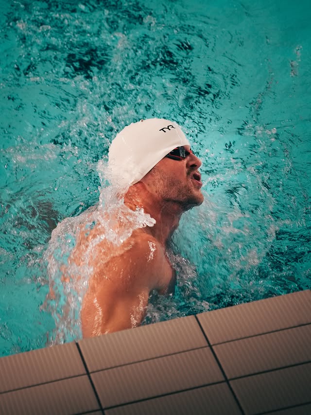 Instagram post by an influencer for TYR Sport. Caption reads: [...] is a lucky woman @tyrsport #TeamTYR.