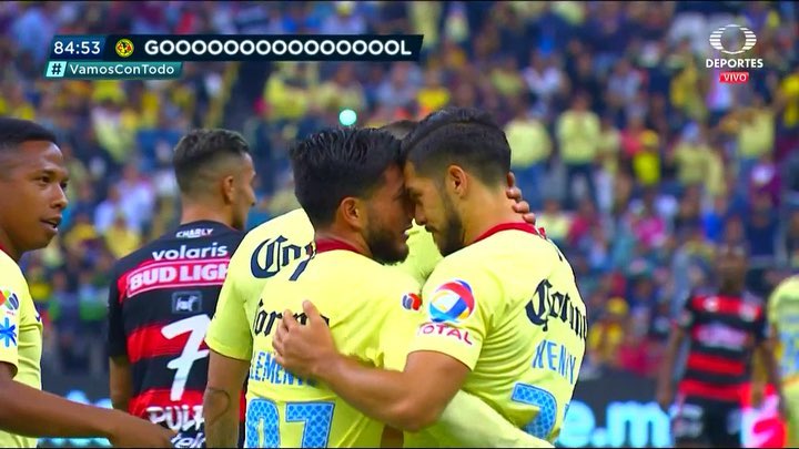 Instagram post by @clubamerica for Caliente.mx. Caption reads: Henry pone el tercero ‼️ #ApuestaEnCaliente.