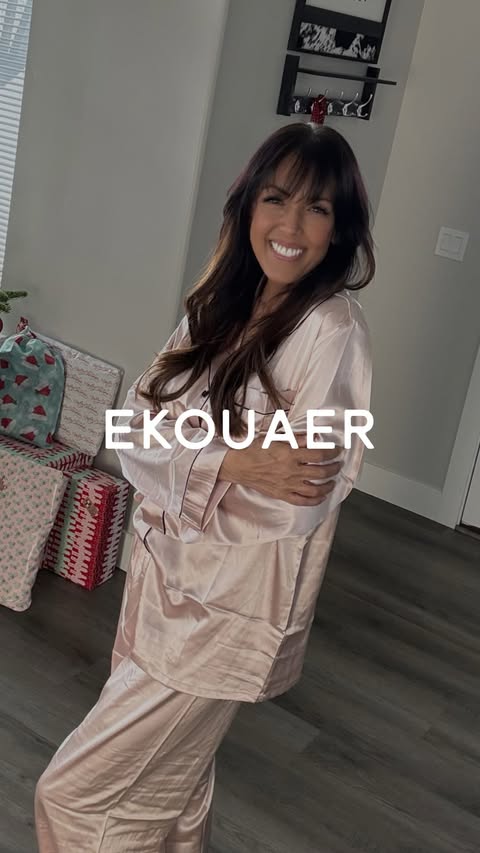 Instagram post by an influencer for Ekouaer Sleepwear. Caption reads: these p a j a m a s were made for holiday h i b e....