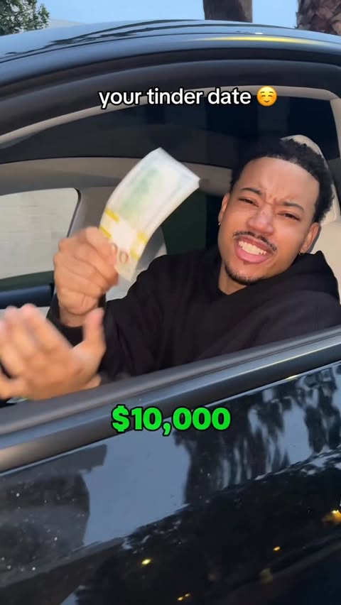 Instagram post by @undos for Tinder. Caption reads: From red flags 🚩 to green ones 💚☺️, thank you....