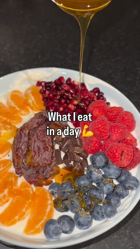 Instagram post by @bigdaddybsfoods for Fit Foods. Caption reads: Full day of eating. January edition. Getting back....