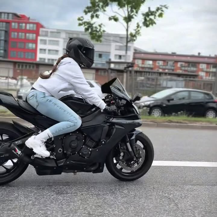 Instagram post by @ma.leyna for HJC Helmets. Caption reads: @hjchelmets & @profil_hamburg my new partners.. 🤝....