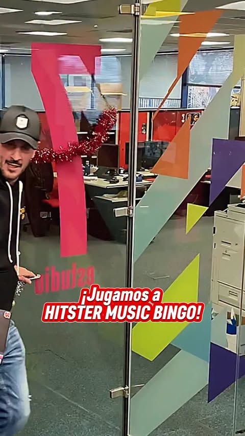 Instagram post by @joseamdj for Diset Juguetes. Caption reads: ¡Estas Navidades HITSTER MUSIC BINGO! En familia o....
