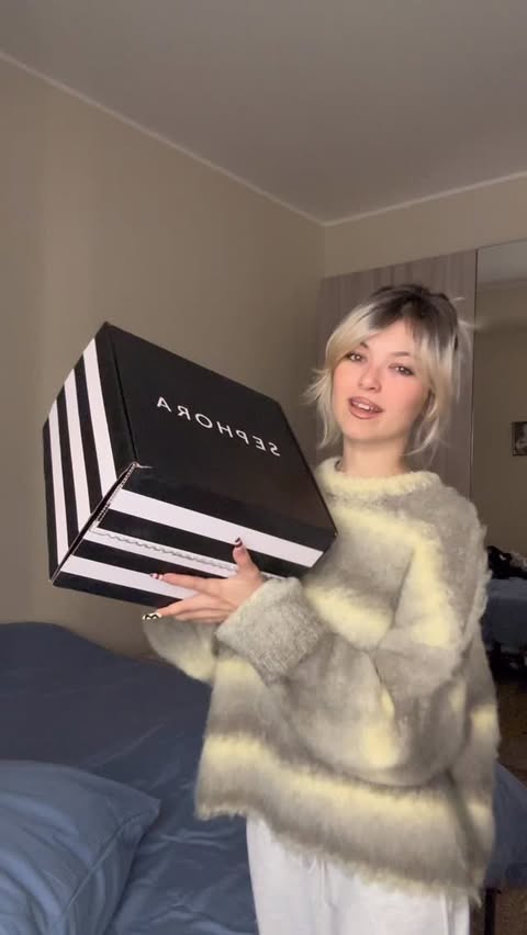 Instagram post by @pappudash for Moroccanoil. Caption reads: it’s unboxing time 📦 

da @sephoraitalia troverai....