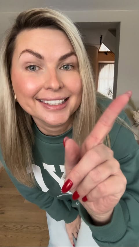 Instagram post by @iindzy for ABOUT YOU. Caption reads: [...] and joy for the people around me ✨....