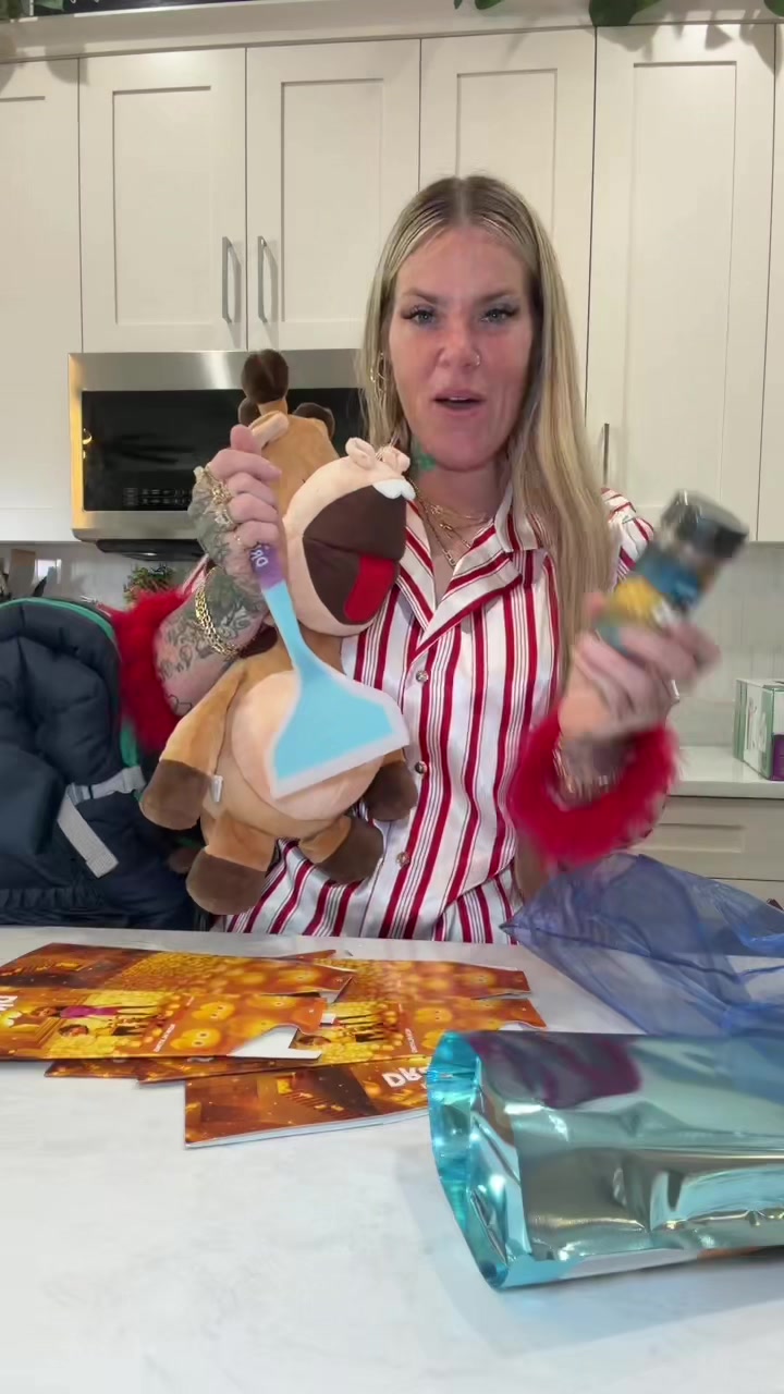 TikTok post by @itsmamacookie for Netflix Family. Caption reads: #greenscreen in your dreams!🥹😭 ty @Netflix....