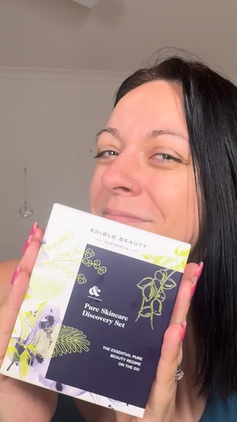 Instagram post by an influencer for Edible Beauty Australia. Caption reads: 💙💙💙💙💙💙💙💙💙💙 Edible Beauty Core Four....