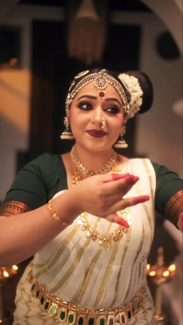 Instagram post by @anu_sithara for Asian Paints. Caption reads: [...] that shimmer through time.

Thanks....