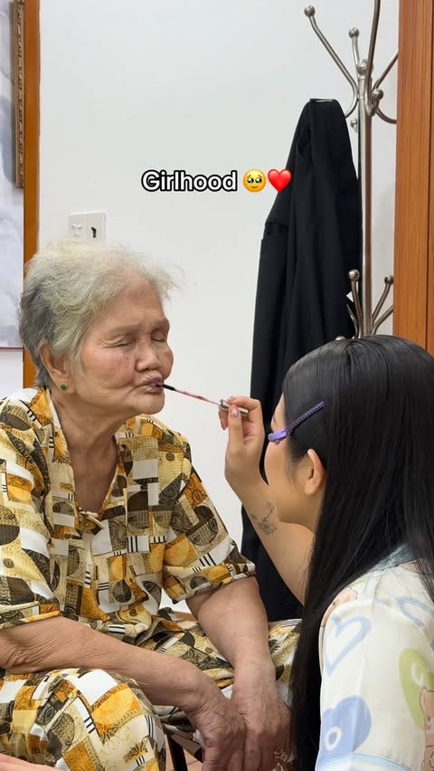 Instagram post by @beingbeefr for Sacheu. Caption reads: miss my ngoai so much❤️.