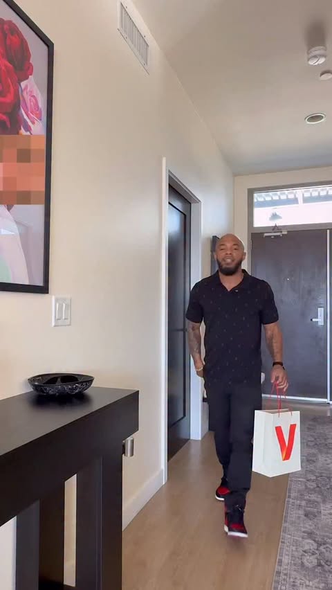 Instagram post by @terrylashley_ for Verizon. Caption reads: #VerizonPartner Anytime you can holiday shop for....