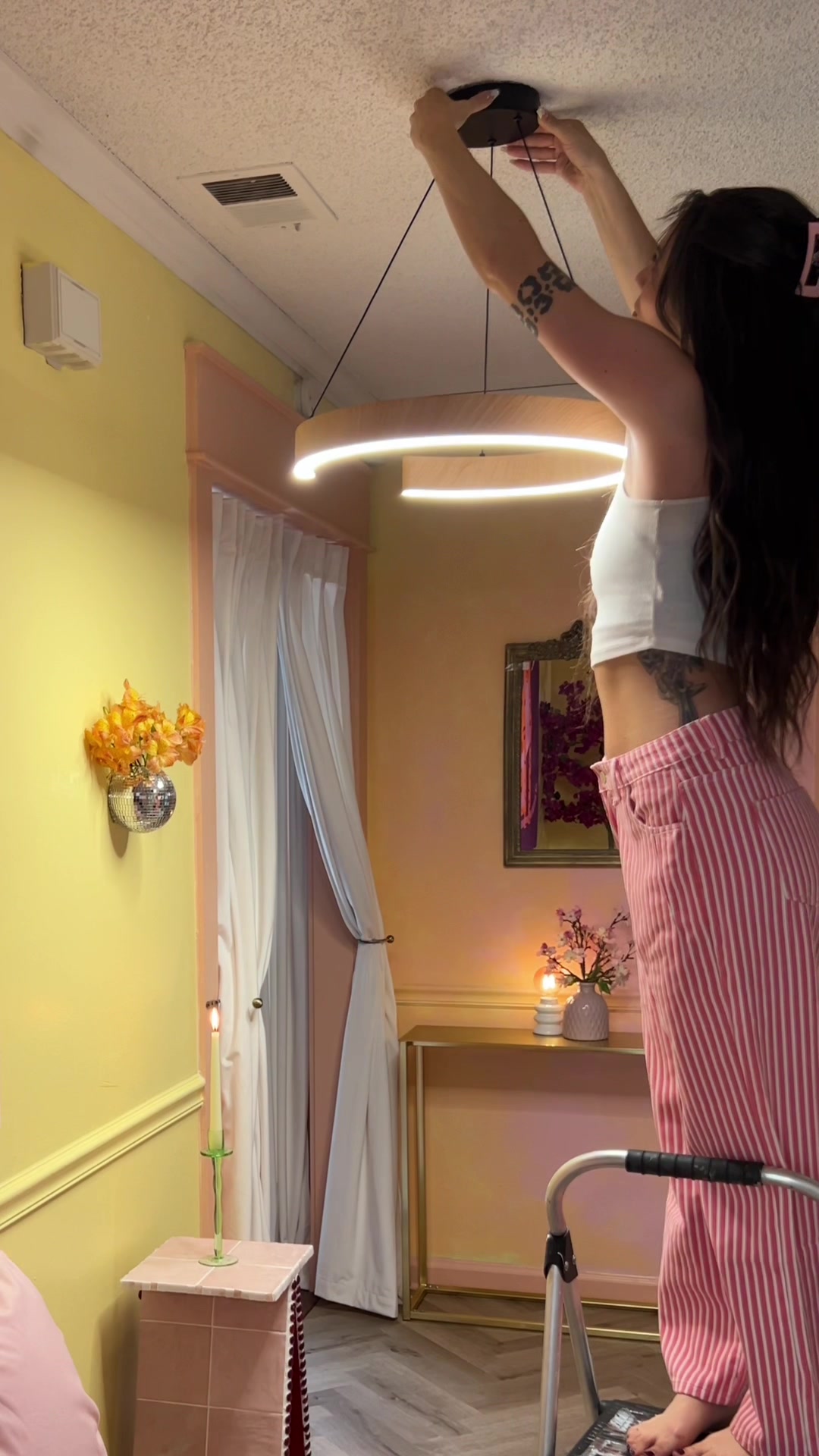 TikTok post by @itsmeshelbyturner for Artika. Caption reads: [...] good lighting has on a space! I have 5....