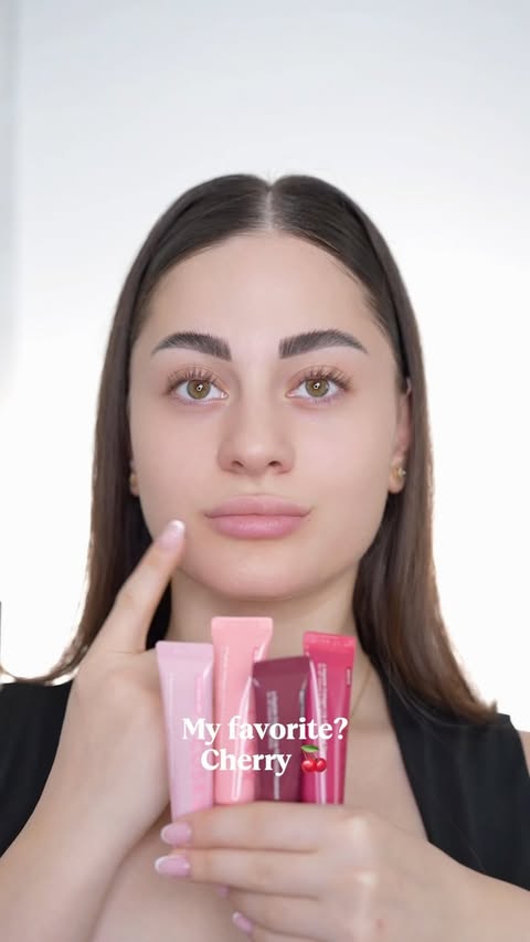 Instagram post by @jgerenaia_victoria for COSRX. Caption reads: 💋 Meet the COSRX 5 Peptide Collagen Tinted....