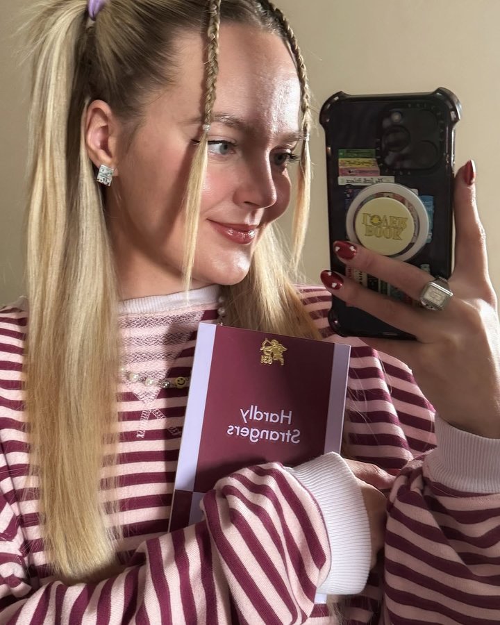 Instagram post by @hannahlisalohr for 831 Stories. Caption reads: [...] romance reader girlie 🫶 thanks....