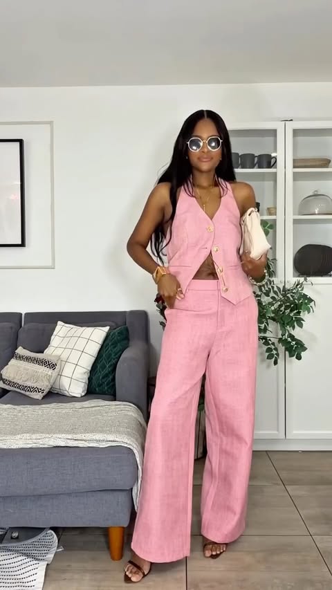 Instagram post by @zakysantanah for Megalook. Caption reads: [...] @mixstyle.cl + @shein_chile Cabello:....