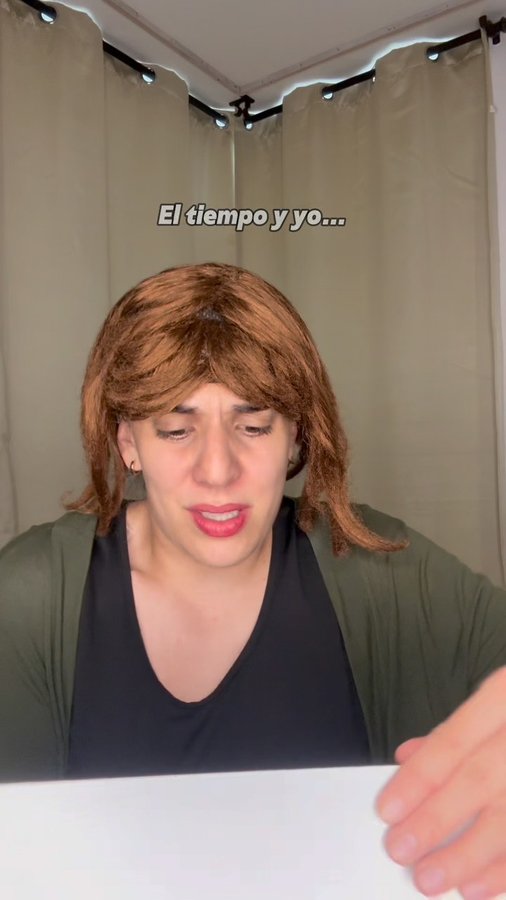 Instagram post by @luisagrajalesb for Almacenes La Media Naranja. Caption reads: [...] 😂😂😂😂😂🫶🏼 . En @almaceneslamedianaranja....