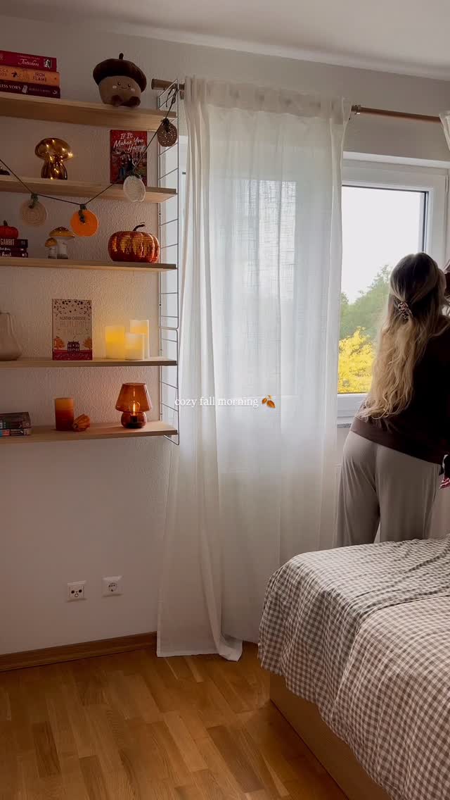 Instagram post by @daiily.lena for Ciarra Appliances. Caption reads: [...] bloombox espresso machine from....