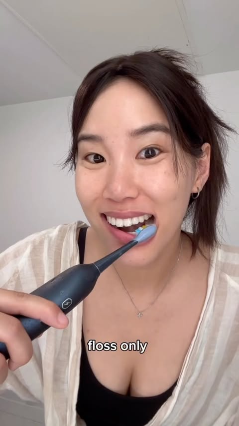 Instagram post by @tiffanytchen for Soocas Oral Care Management. Caption reads: Life is easy with my @soocasofficial flossing....