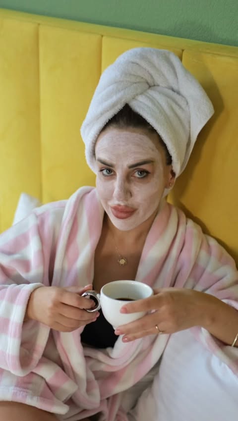 Instagram post by @dinnna________ for Dr.G. Caption reads: Baby-smooth skin? Achieved. 💗
Dr.G’s Peeling Gel....