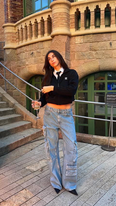 Instagram post by @mariabellmuntt for Edikted. Caption reads: sunday with @edikted 🩷

mariabell10 for an extra....