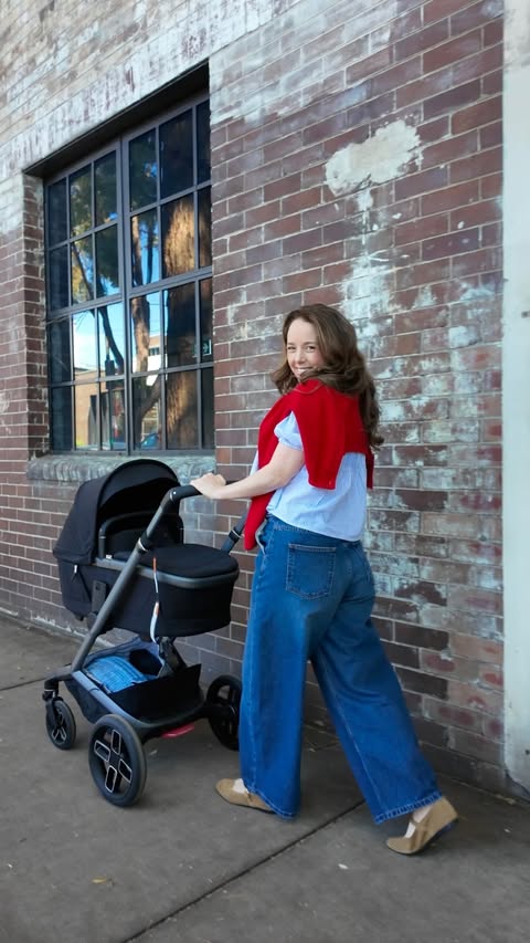 Instagram post by @georgiahillis for Maxi-Cosi. Caption reads: Choosing a pram is complicated… the @maxicosi_au....