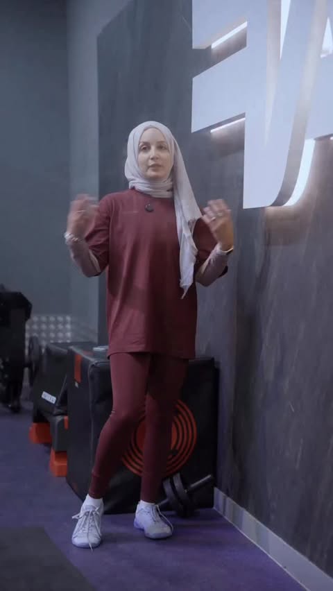 Instagram post by @najah.strength for Women's Best. Caption reads: If you aren't a fan of your hip dips then here's....