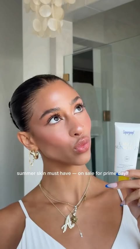Instagram post by @alyssasheill for Amazon Beauty. Caption reads: [...] have on sale ⭐️ @supergoop @amazon....