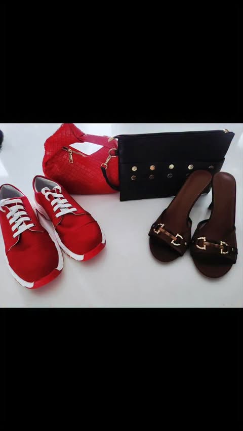 Instagram post by @ocpeggytanous for Cuccoo. Caption reads: [...] 

Shop my fave stores....