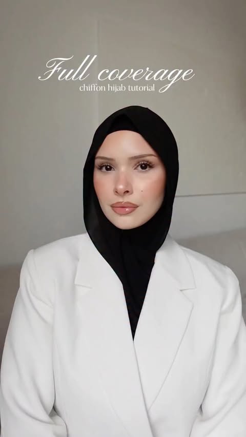 Instagram post by @melaniemercds for NYVA. Caption reads: [...] 🤍 #scarfes #hijabi #chiffonhijabs....