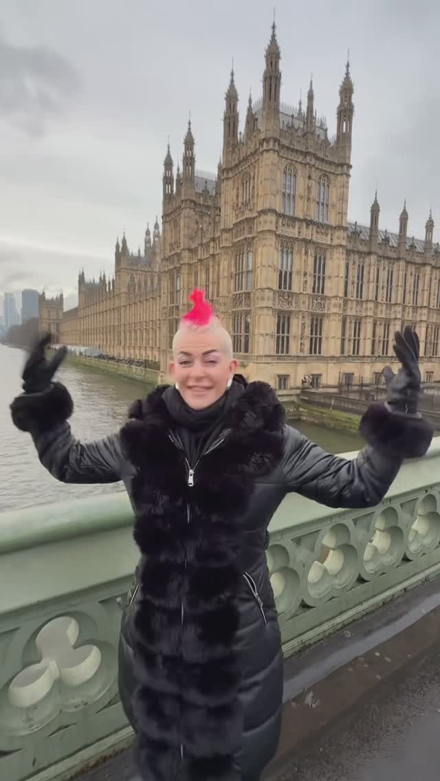 Instagram post by @trynsomethingnew for VISIT LONDON. Caption reads: Can you tell we’re having a great time in....