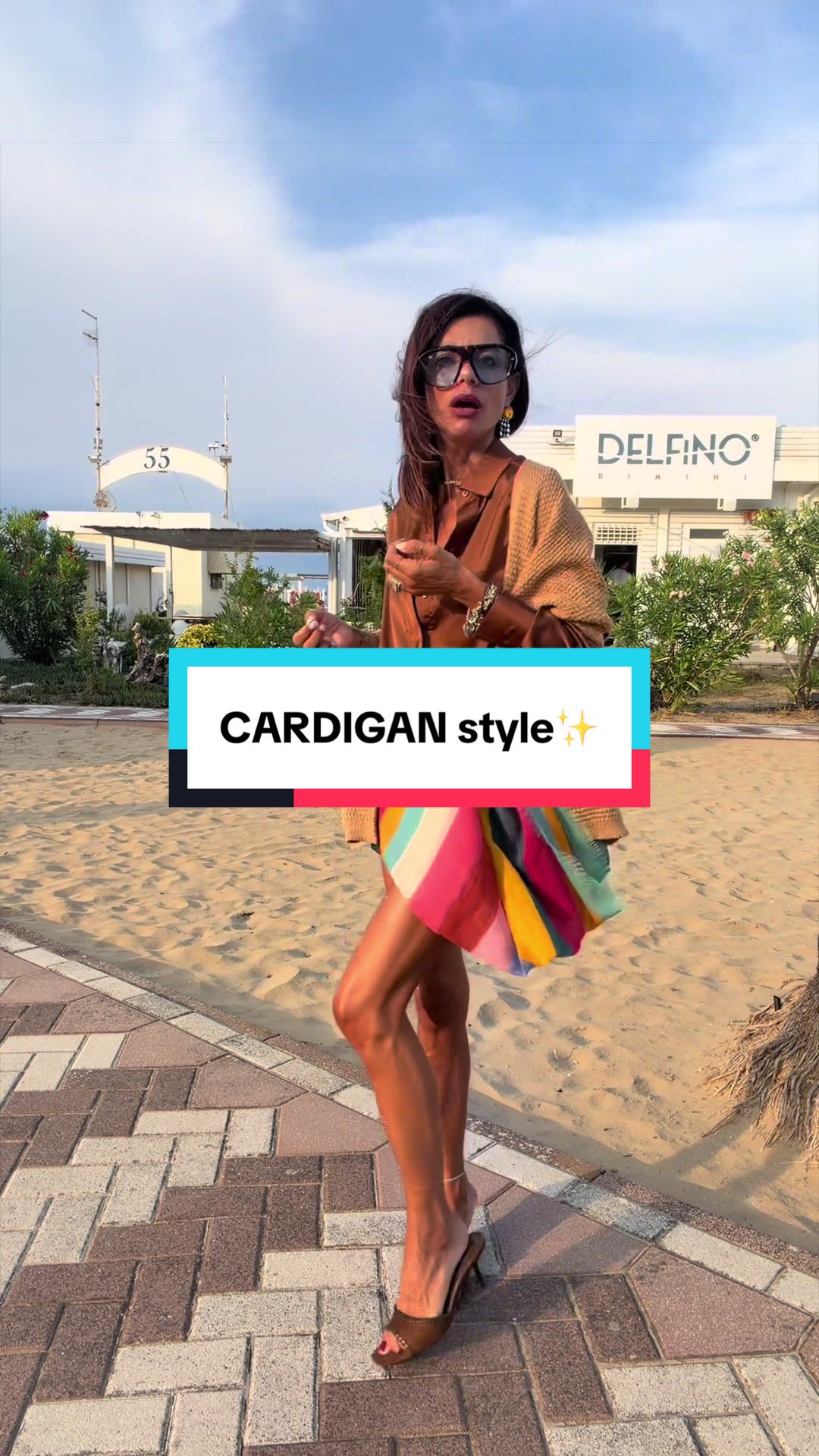TikTok post by @brillaconsimona for Mixmuse. Caption reads: [...] #tiktokshopitalia #tiktokshop #cardigan....