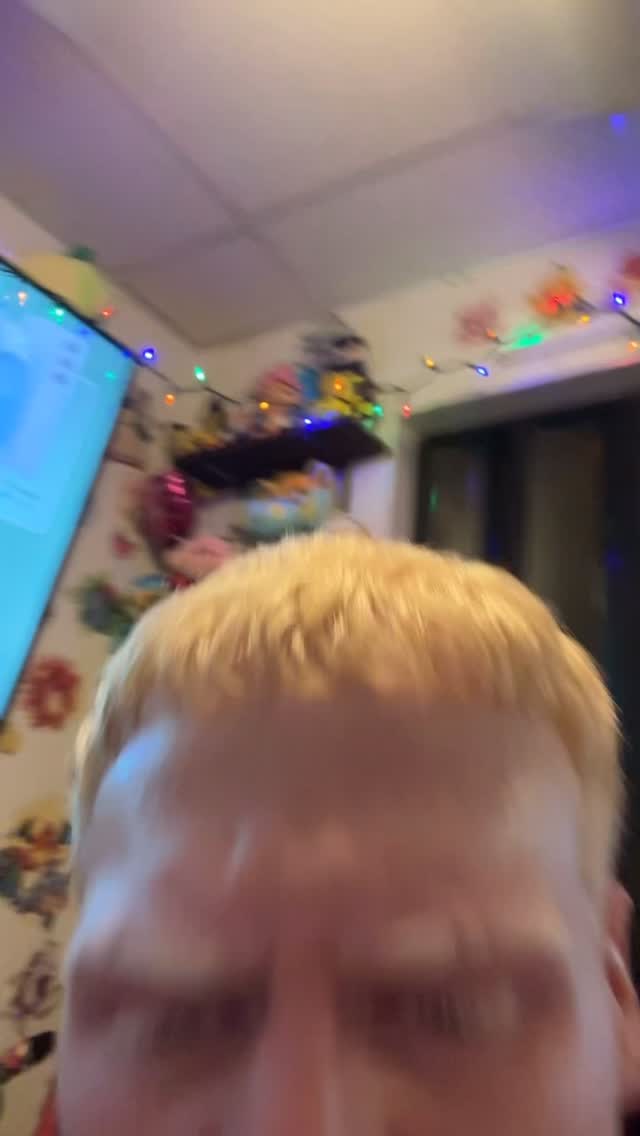 Instagram post by @carlos.manuelx for Febreze. Caption reads: Girl if you don’t move tf on with all that damn....