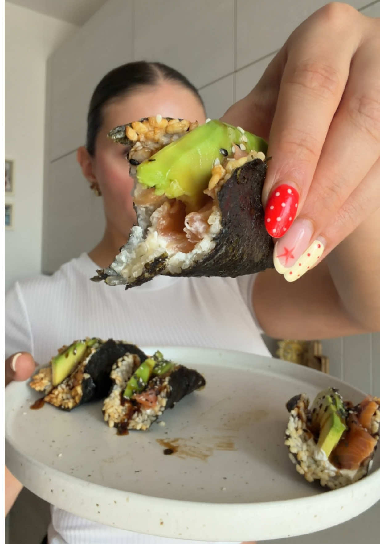 TikTok post by @unpizzicodieli for COSORI. Caption reads: [...] nella friggitrice ad aria Cosori Turbo....