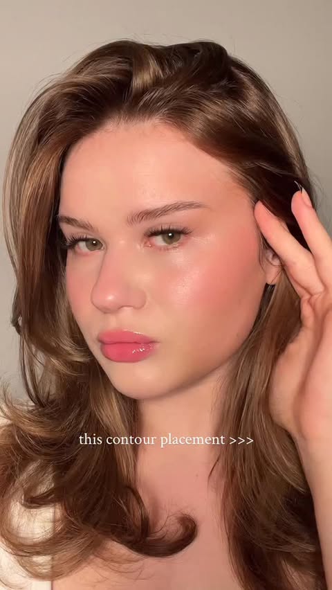 Instagram post by @klaudiasyd for Rare Beauty. Caption reads: contour tutorial for a quick snatch 🔪 
#contour....