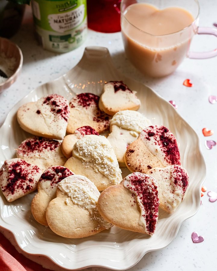 Instagram post by @into.trends for Natvia. Caption reads: AD.
Looking for a sweet treat to share with your....