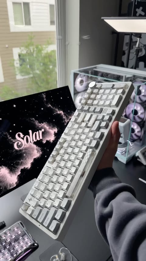 Instagram post by @itsactuallysolar for Yunzii. Caption reads: the @yunzii_keyboard AL98 PRO Keyboard ☁️🖤 -....