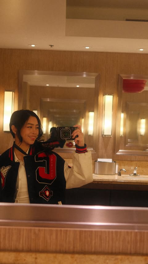 Instagram post by @gwysaludes for Wattpad. Caption reads: [...] a long flight? i gotchu!! here are the....