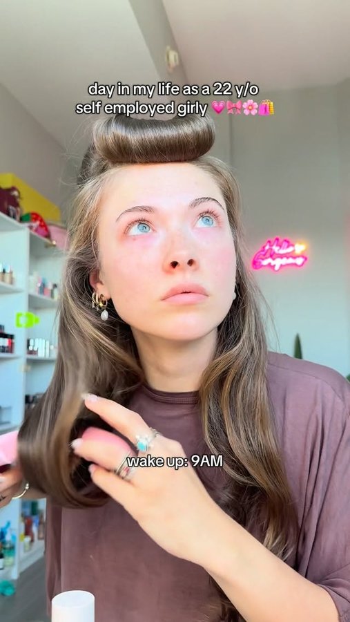 Instagram post by @kayla.ryan1 for Ellis Brooklyn. Caption reads: day in my life!! 💗🌸🎀💄 
@ellisbrooklyn @cava....