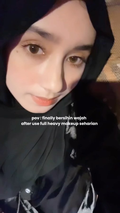 Instagram post by @salwaliya_ for Glad2Glow. Caption reads: double cleansing terbaikkk @glad2glow.