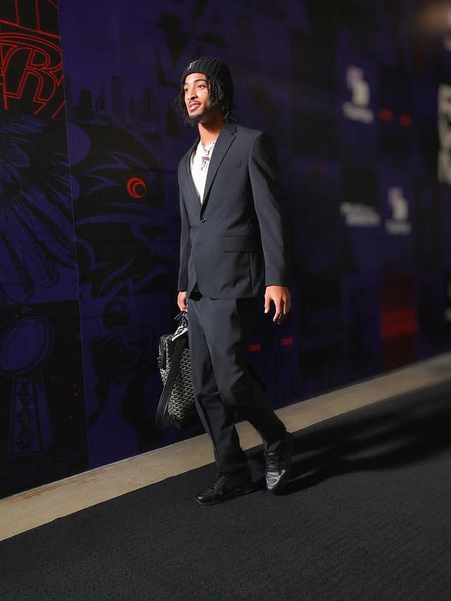 Instagram post by @1of1wiggs for Express. Caption reads: Look good, feel good - suit vibes yesterday 🦊....