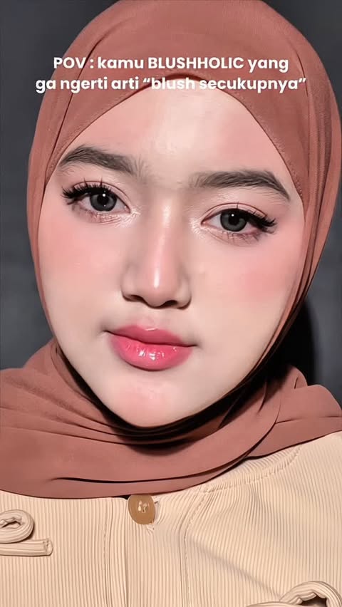 Instagram post by @dwiffahraherz for Barenbliss. Caption reads: full face of just blush 🩷 #makeuphacks....